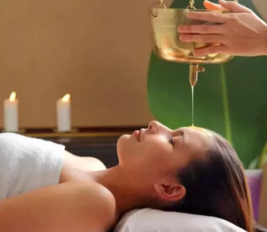 hirodhara Ayurvedic treatment session at Bilwa β The Ayurvedic Zone